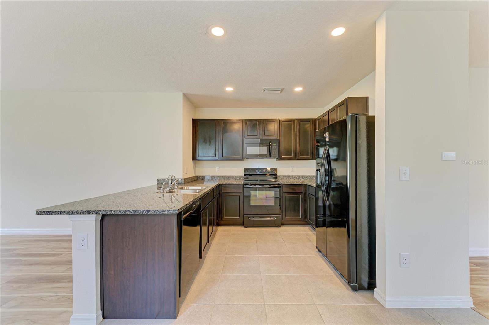 4206 PARK WILLOW AVE