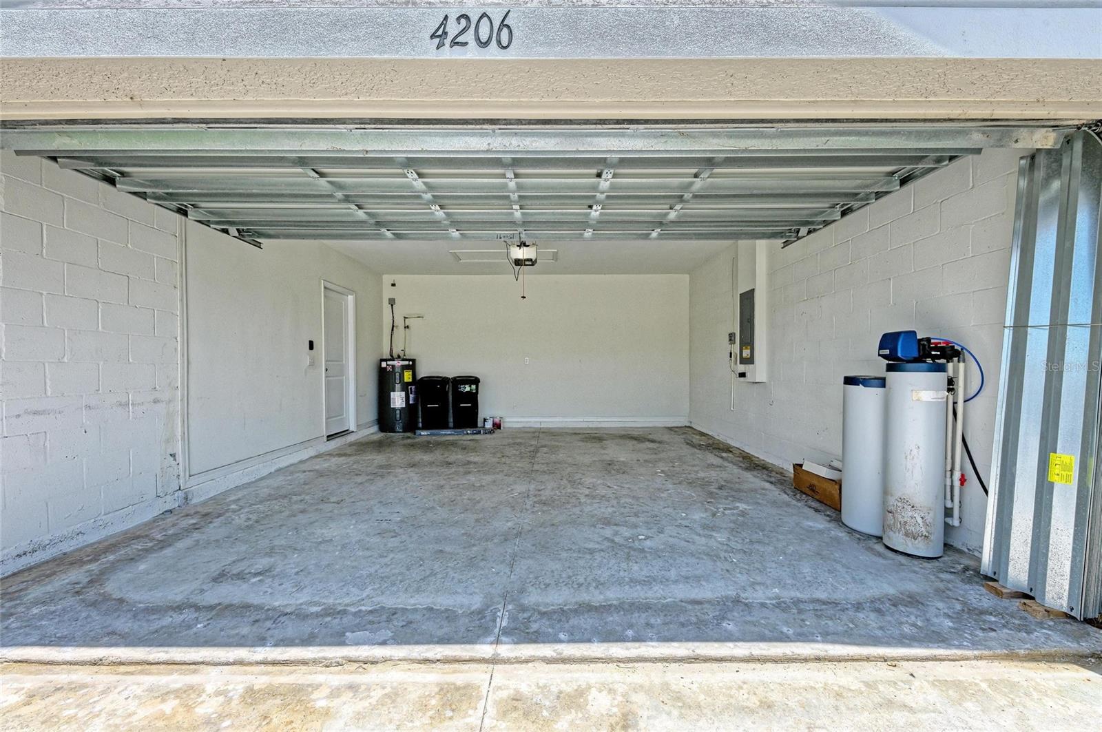 4206 PARK WILLOW AVE