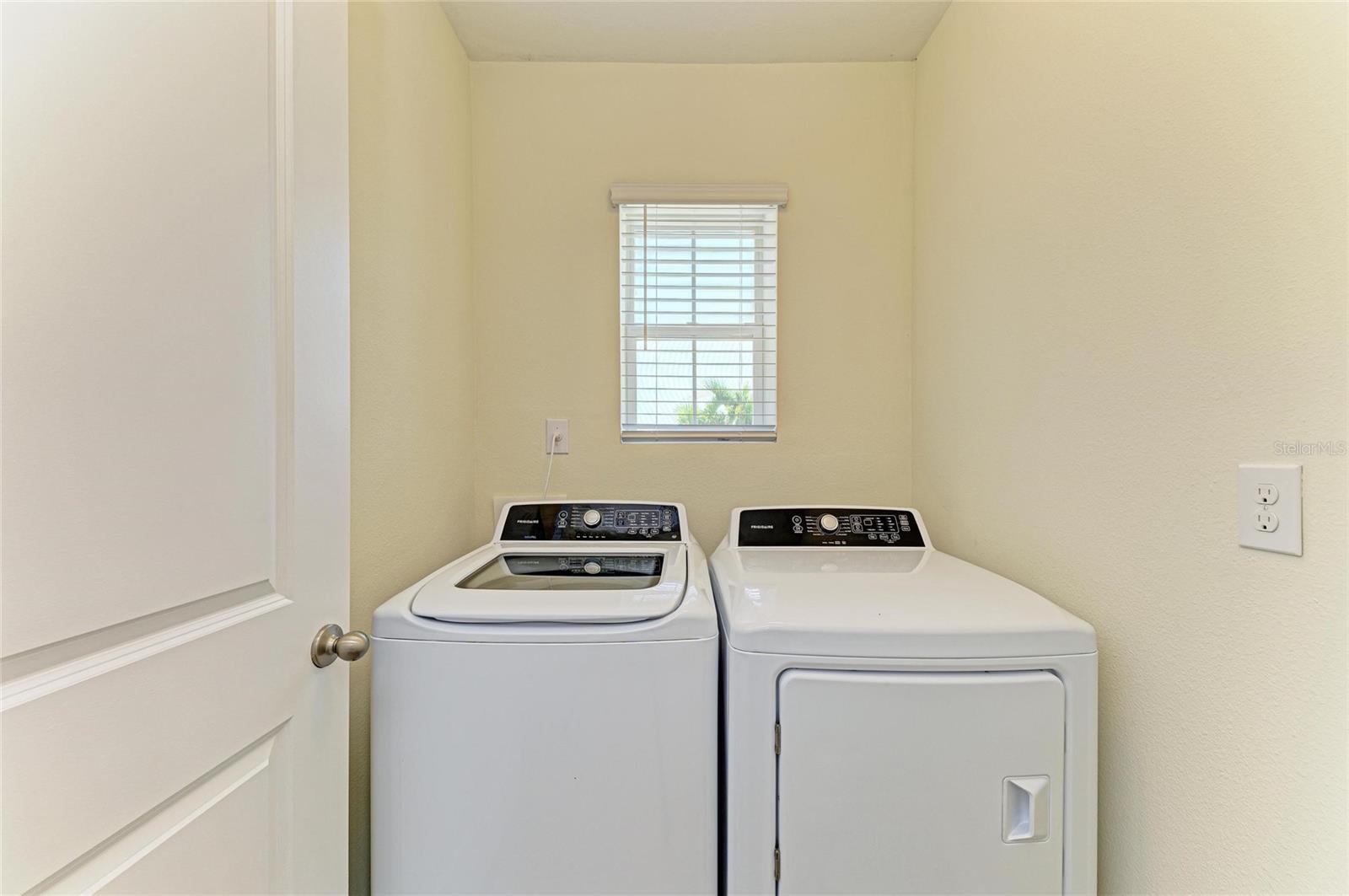 4206 PARK WILLOW AVE