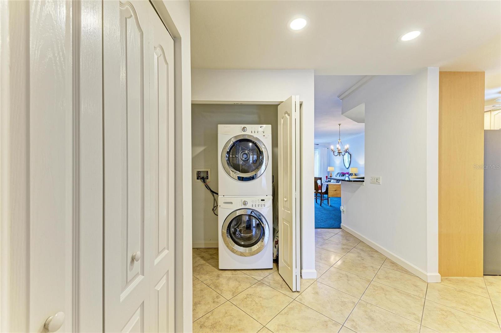 6654 7TH AVENUE CIR W #6654