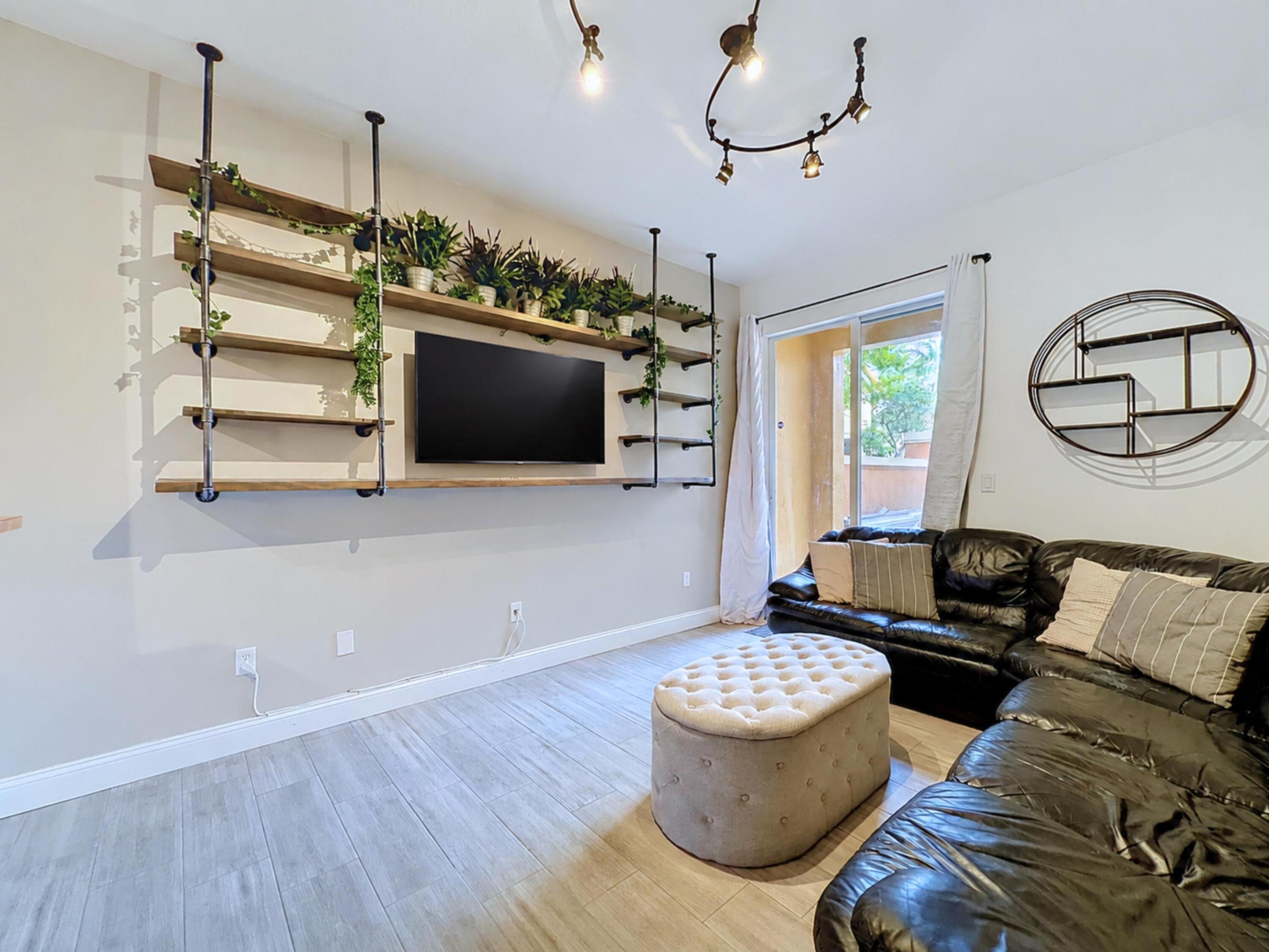 2154 Anchor Court