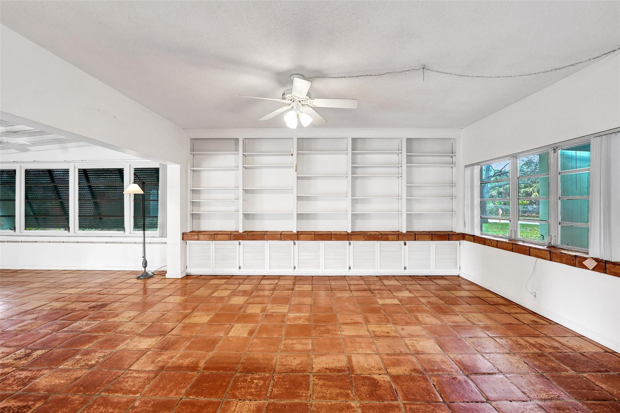 720 E Country Club Circle