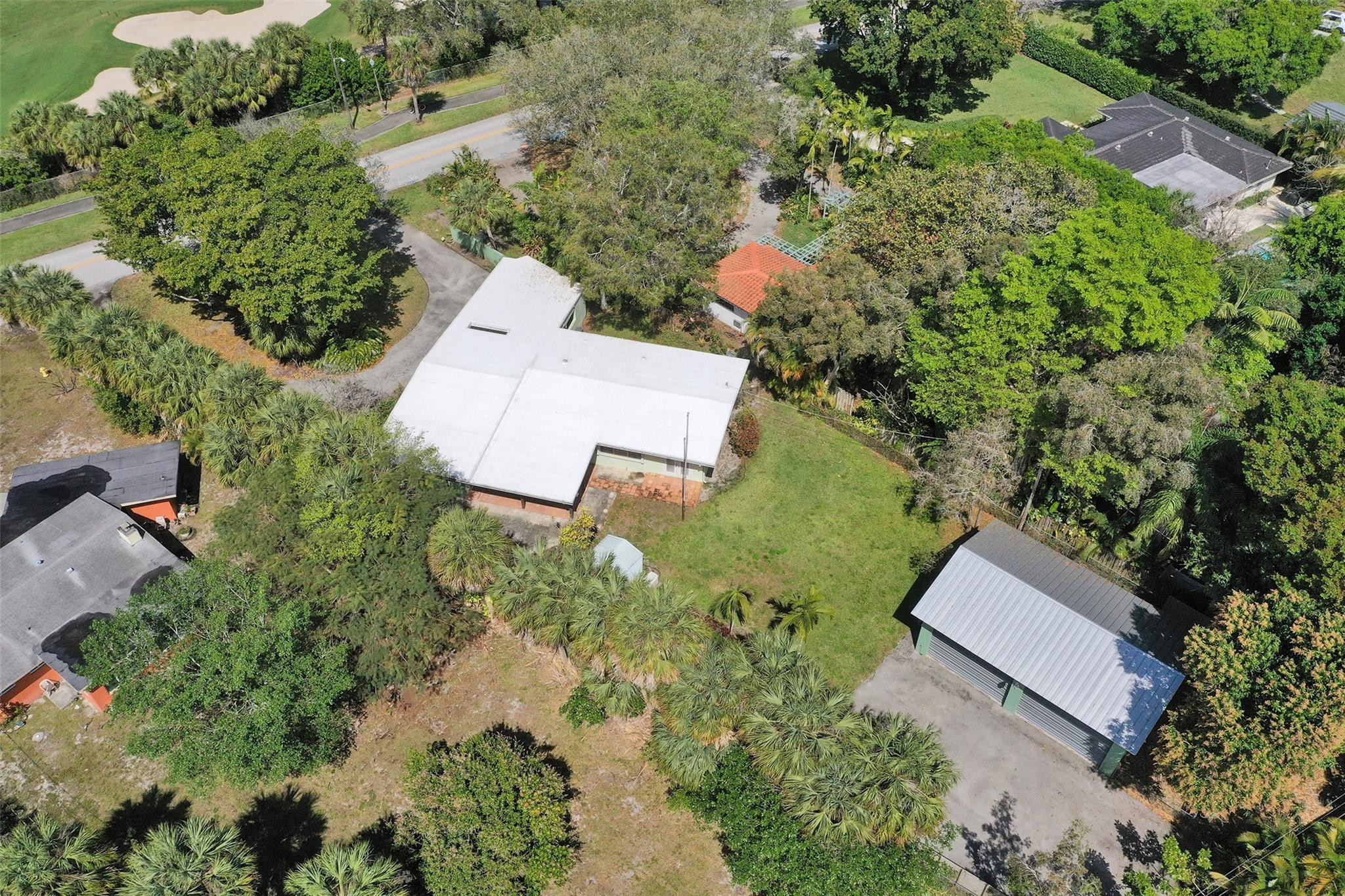 720 E Country Club Circle