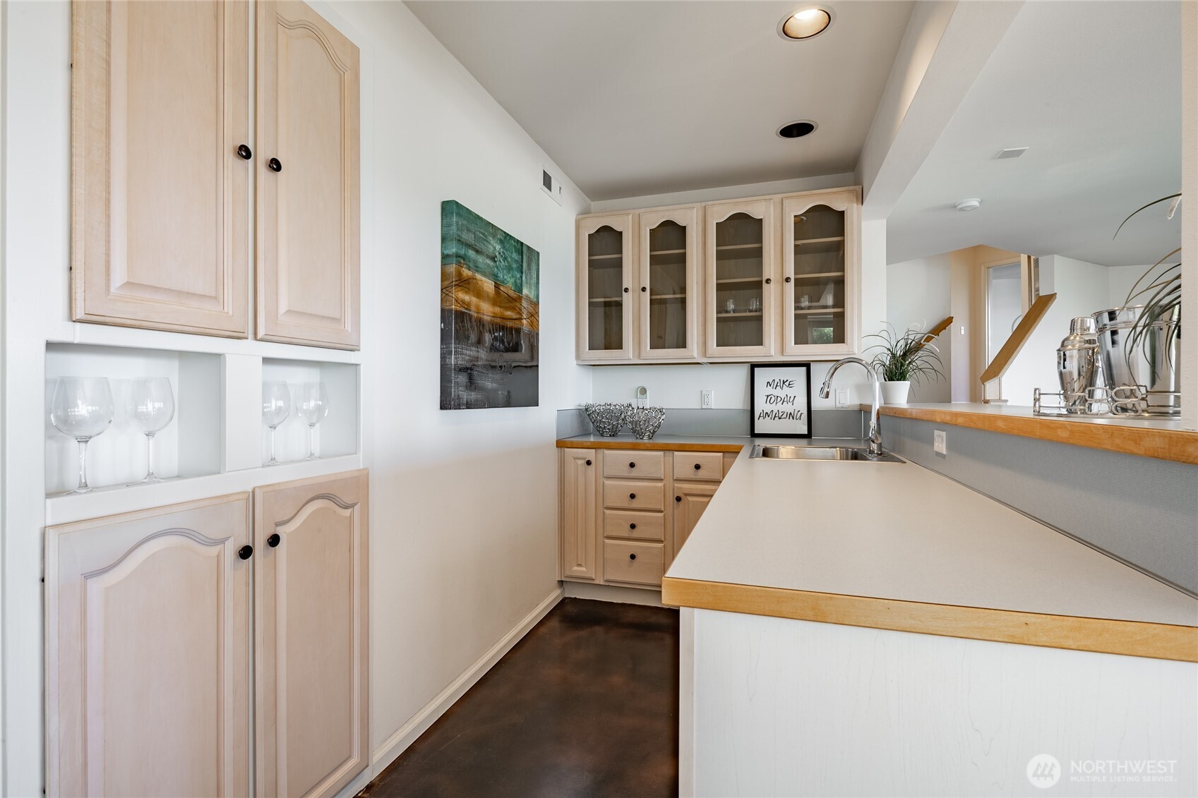 8012 Chinook Way