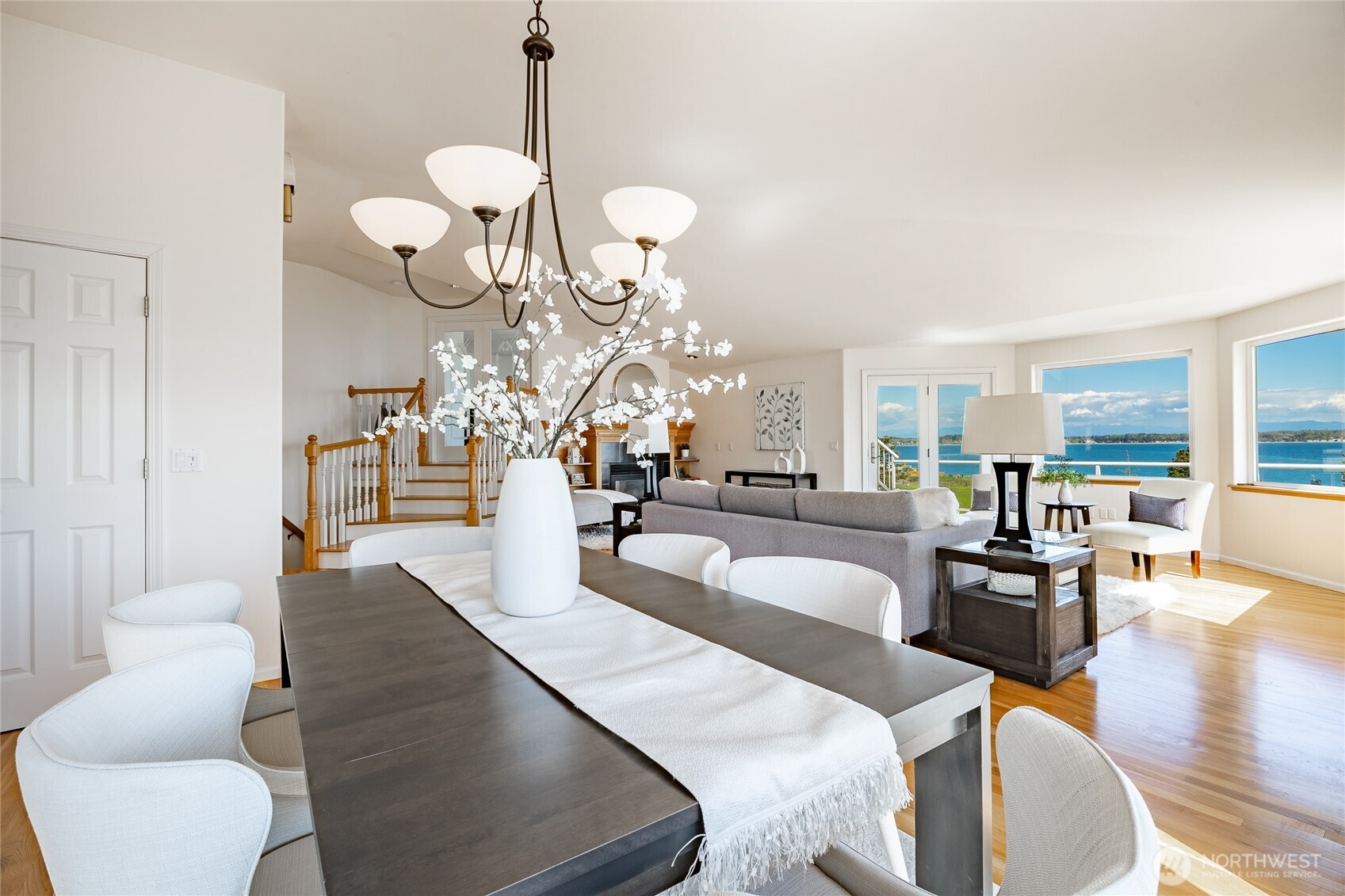 8012 Chinook Way