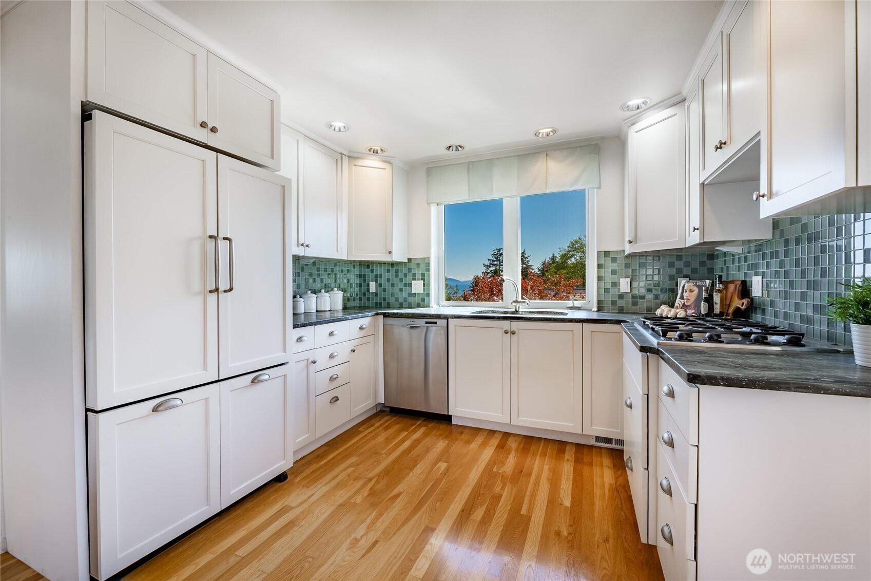8012 Chinook Way
