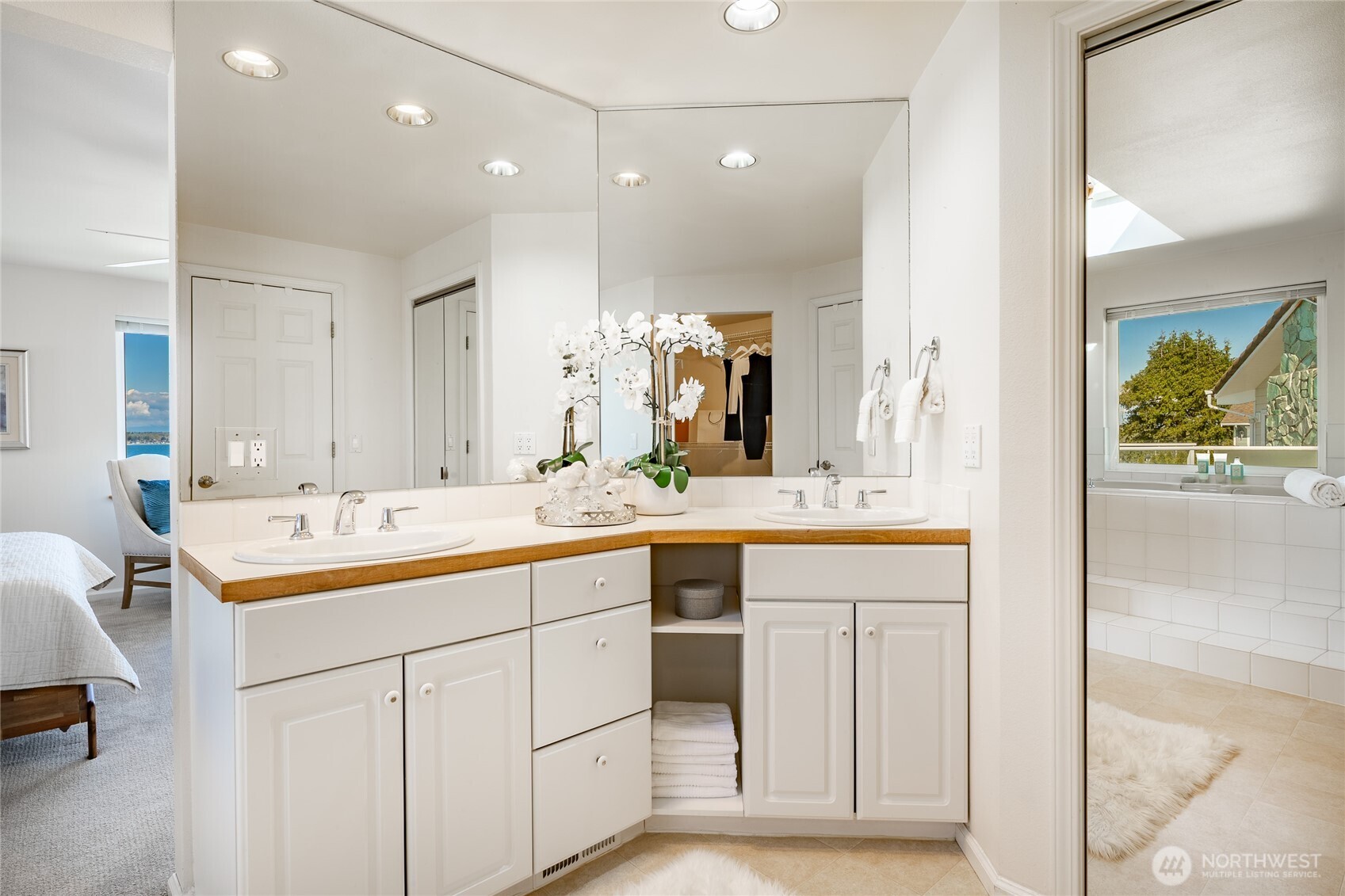 8012 Chinook Way