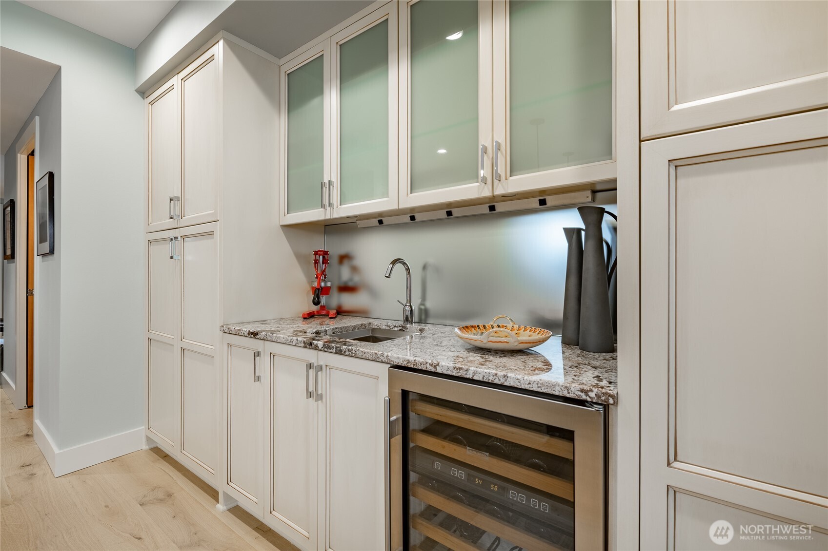 9525 Semiahmoo Parkway Unit: A204