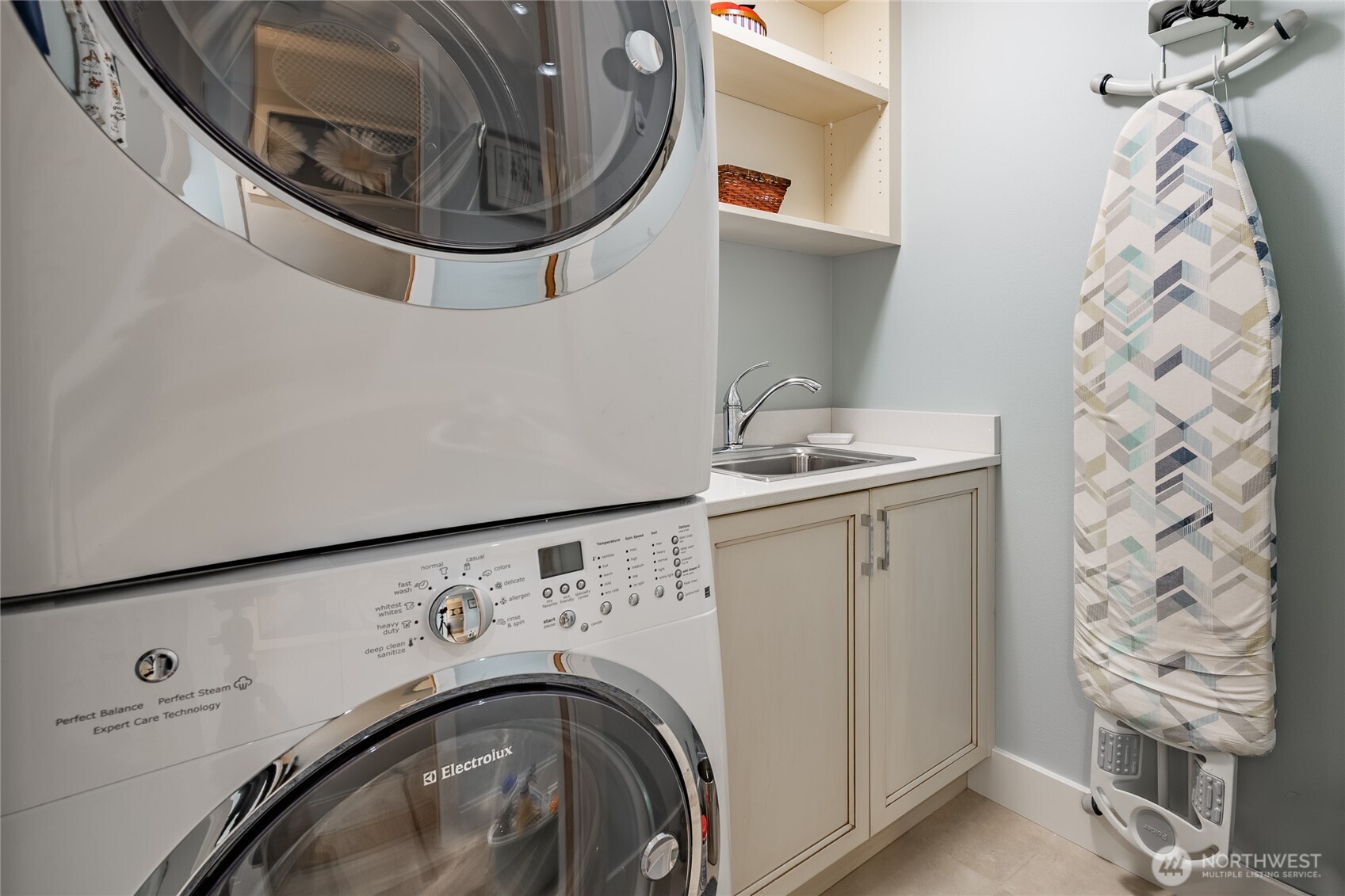9525 Semiahmoo Parkway Unit: A204