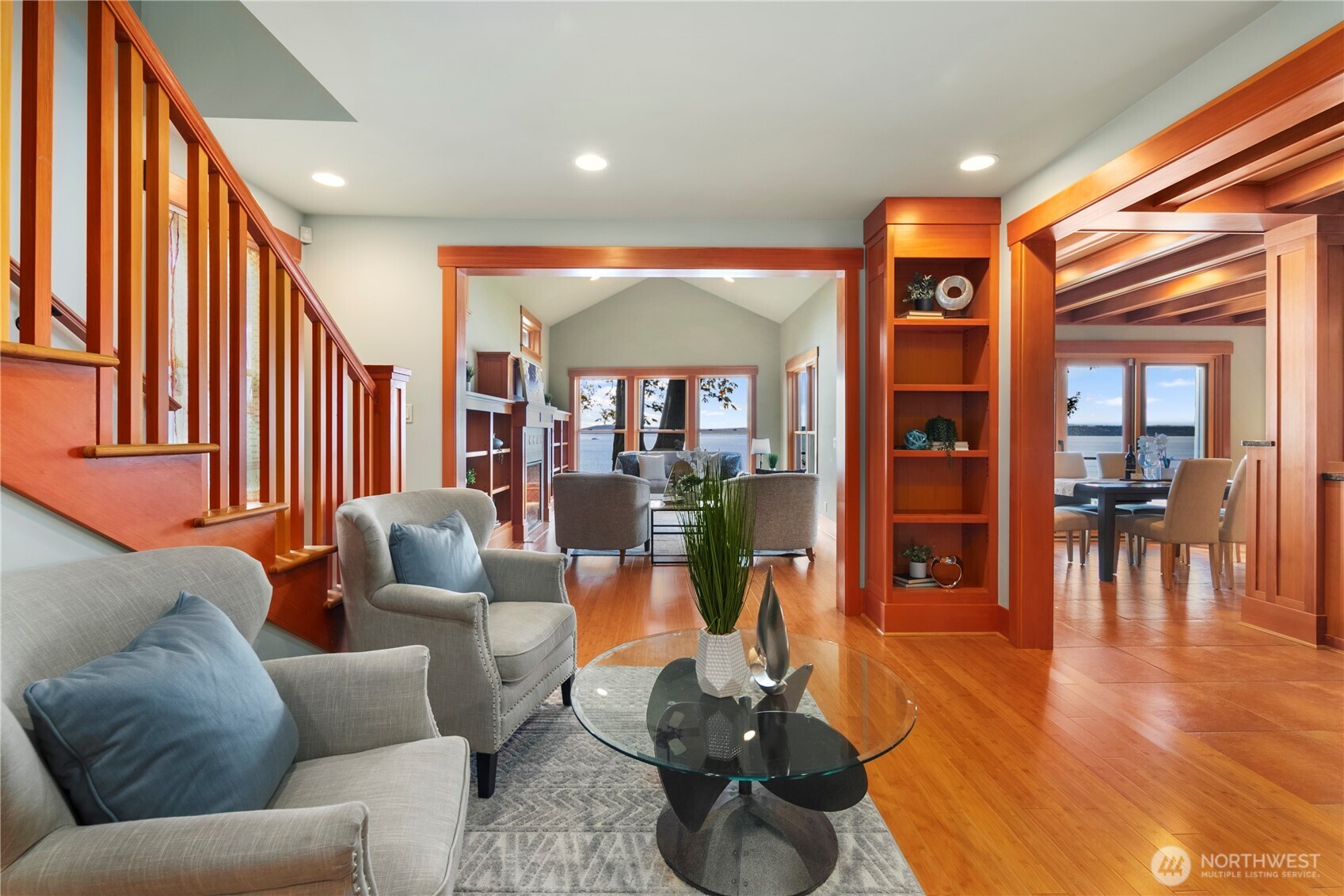 2563 Perkins Lane W