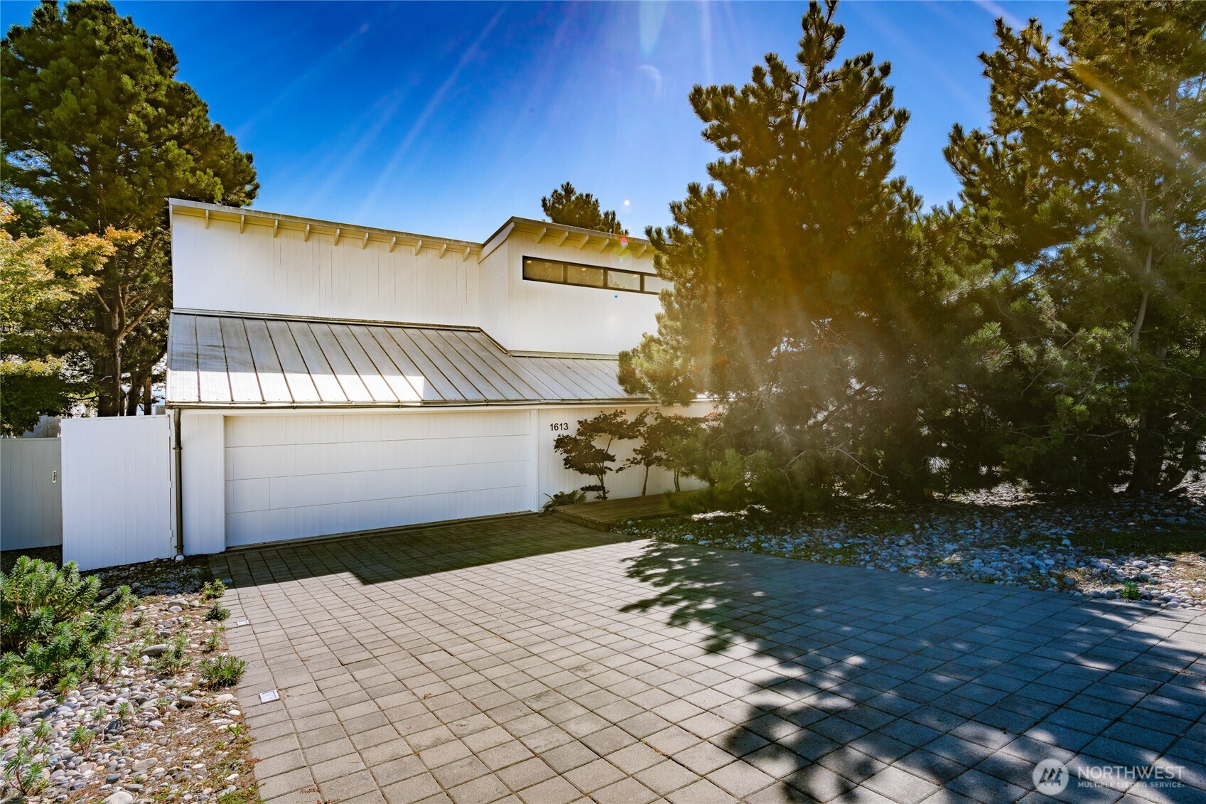 1613 Edwards Drive