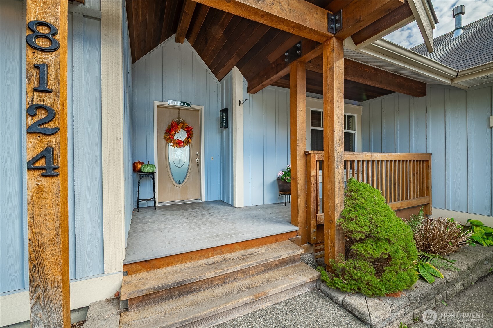 8124 Comox Rd