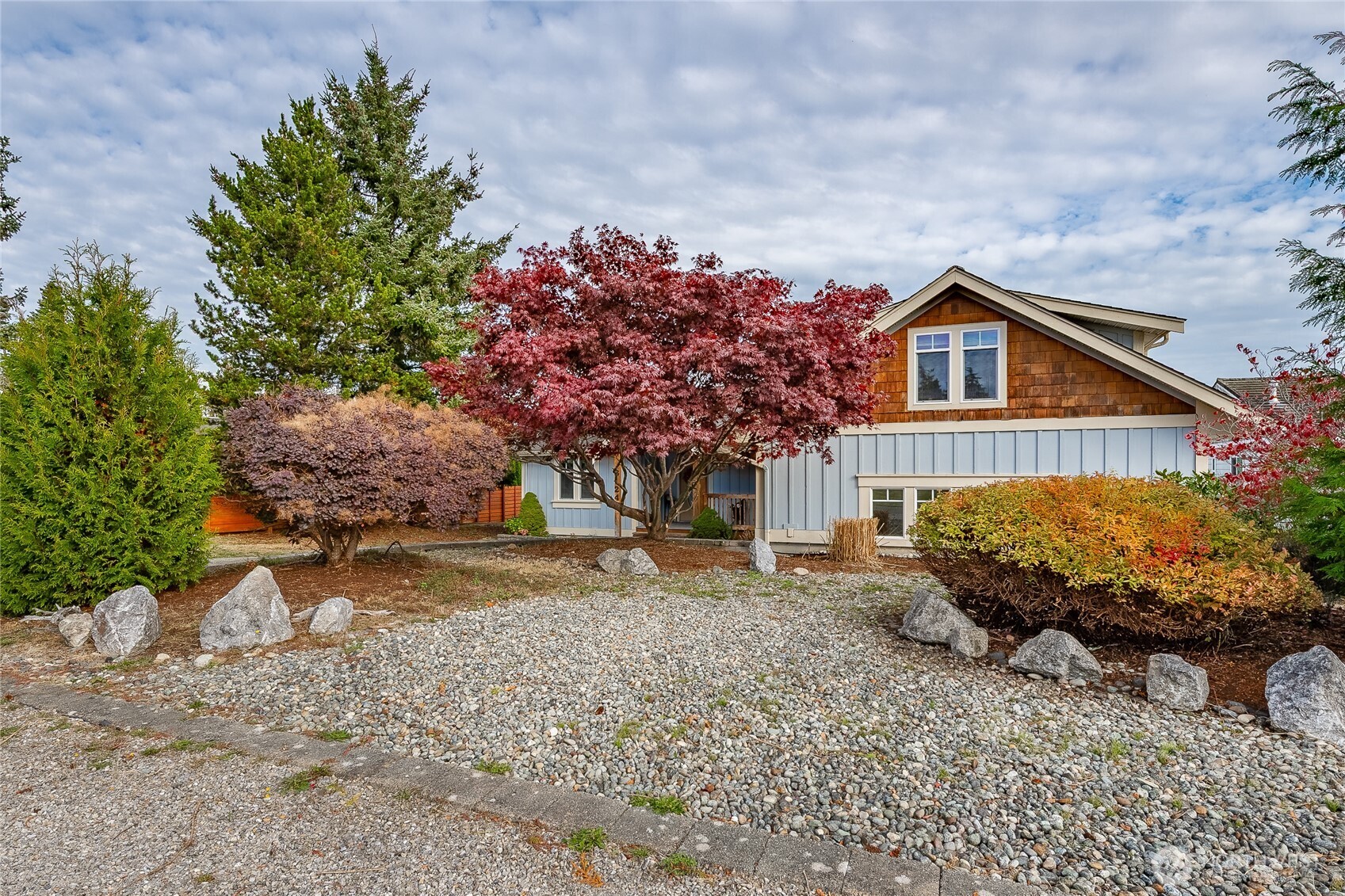 8124 Comox Rd