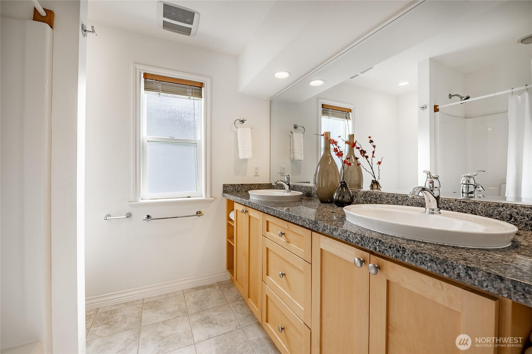 8124 Comox Rd