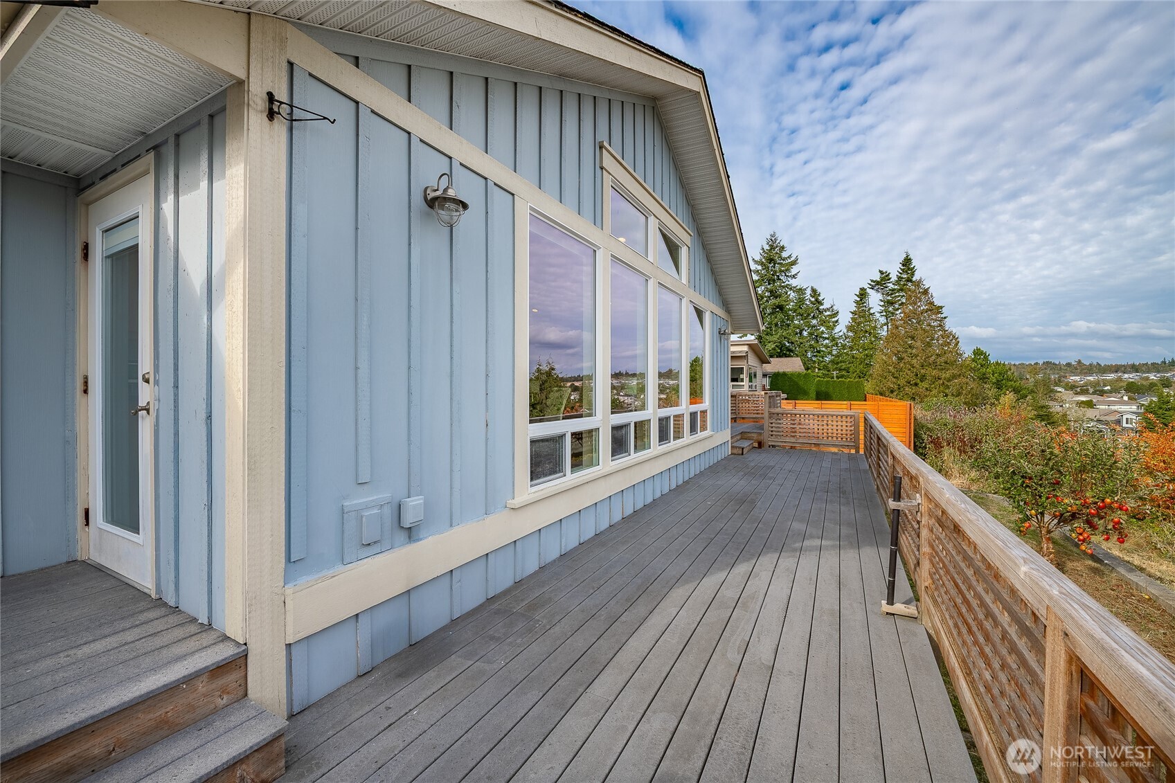 8124 Comox Rd