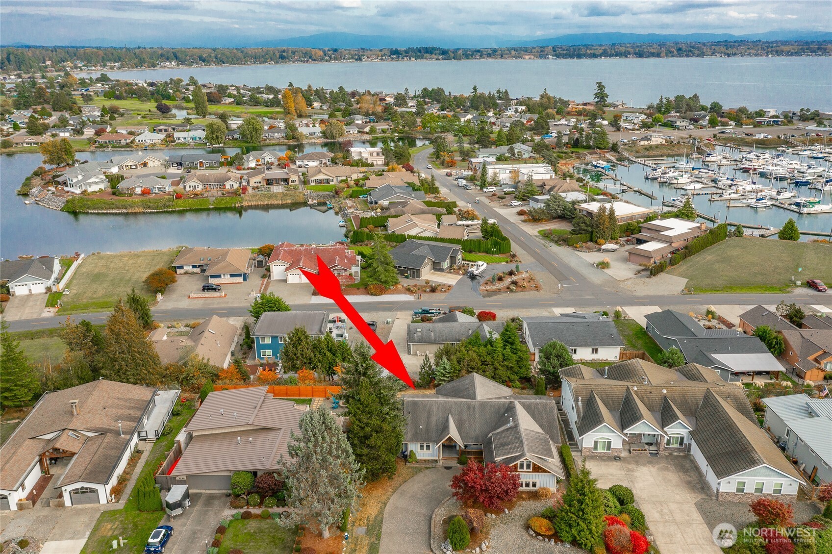 8124 Comox Rd