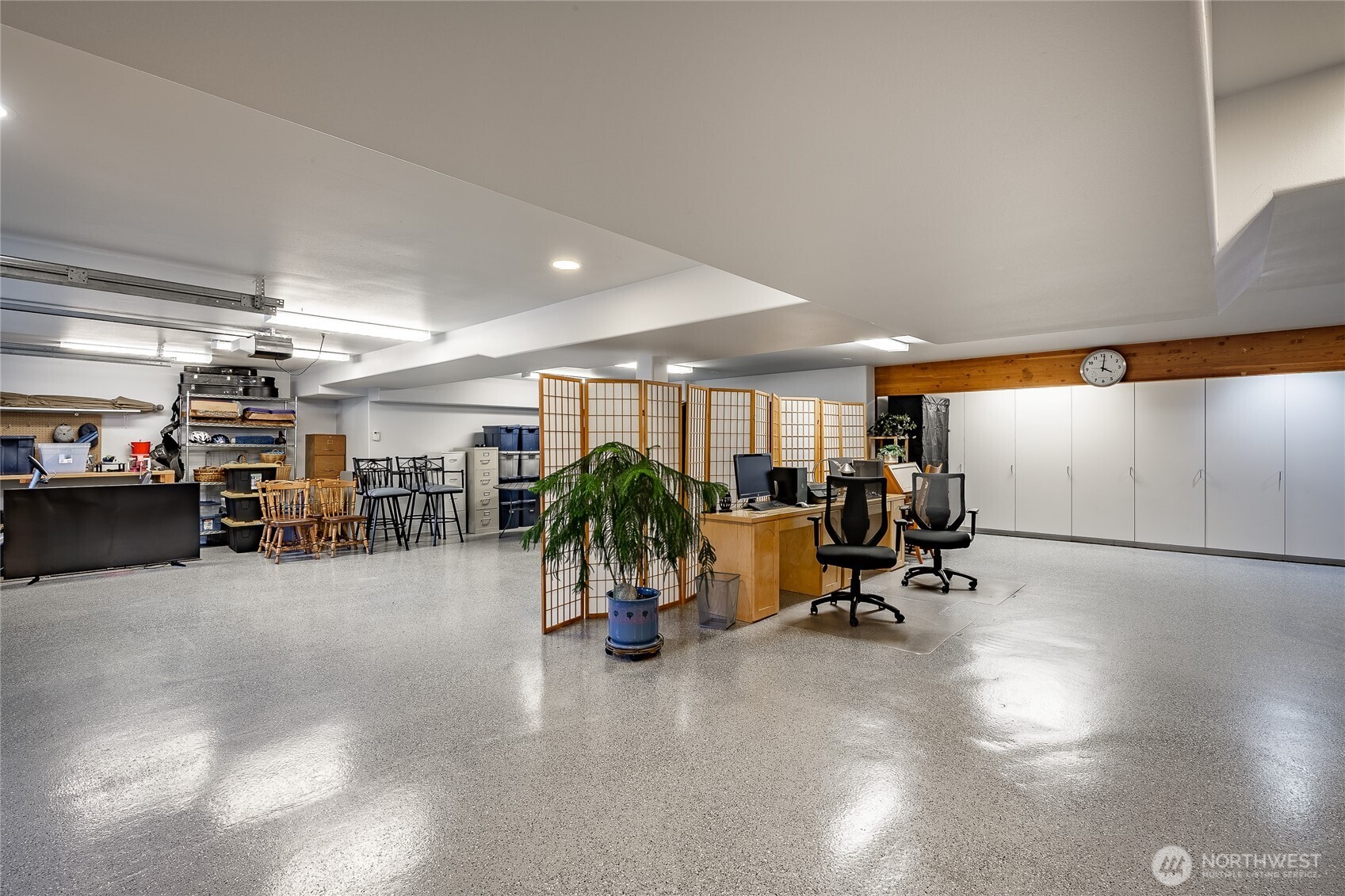 2176 Montfort Avenue