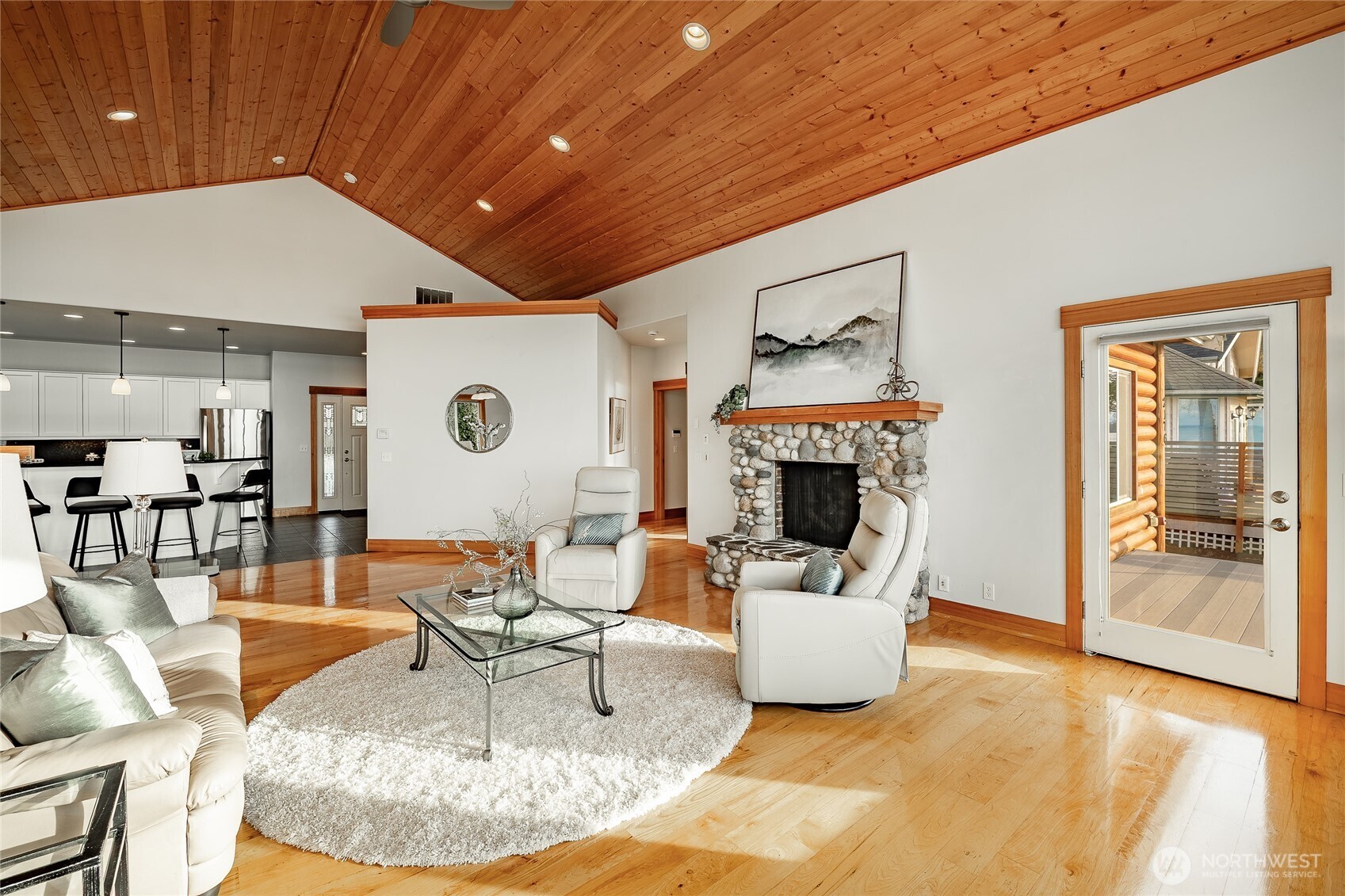 2176 Montfort Avenue