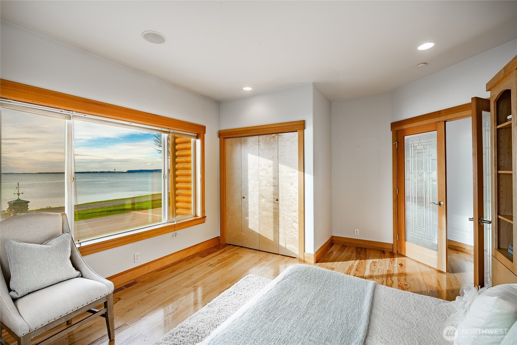 2176 Montfort Avenue