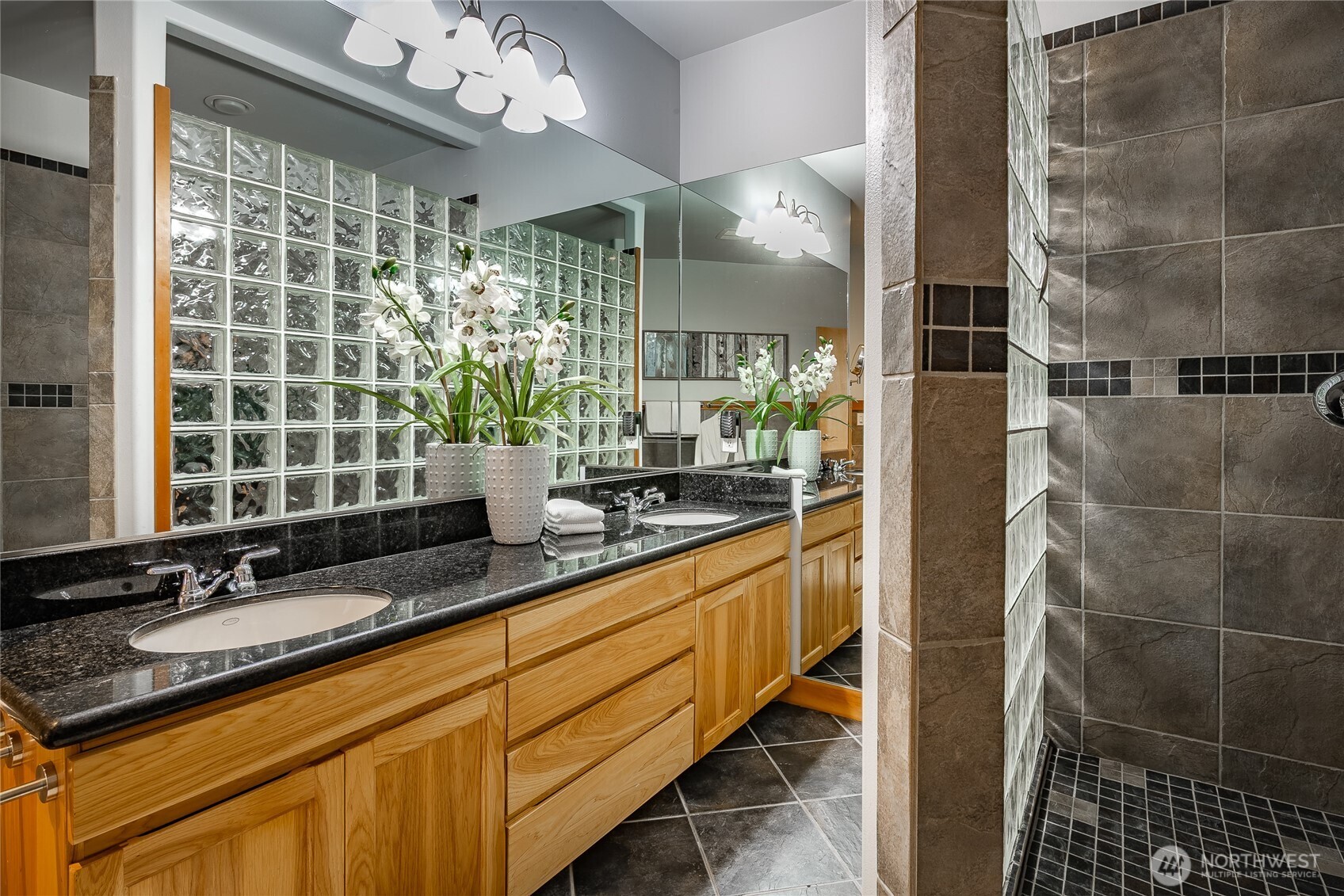 2176 Montfort Avenue