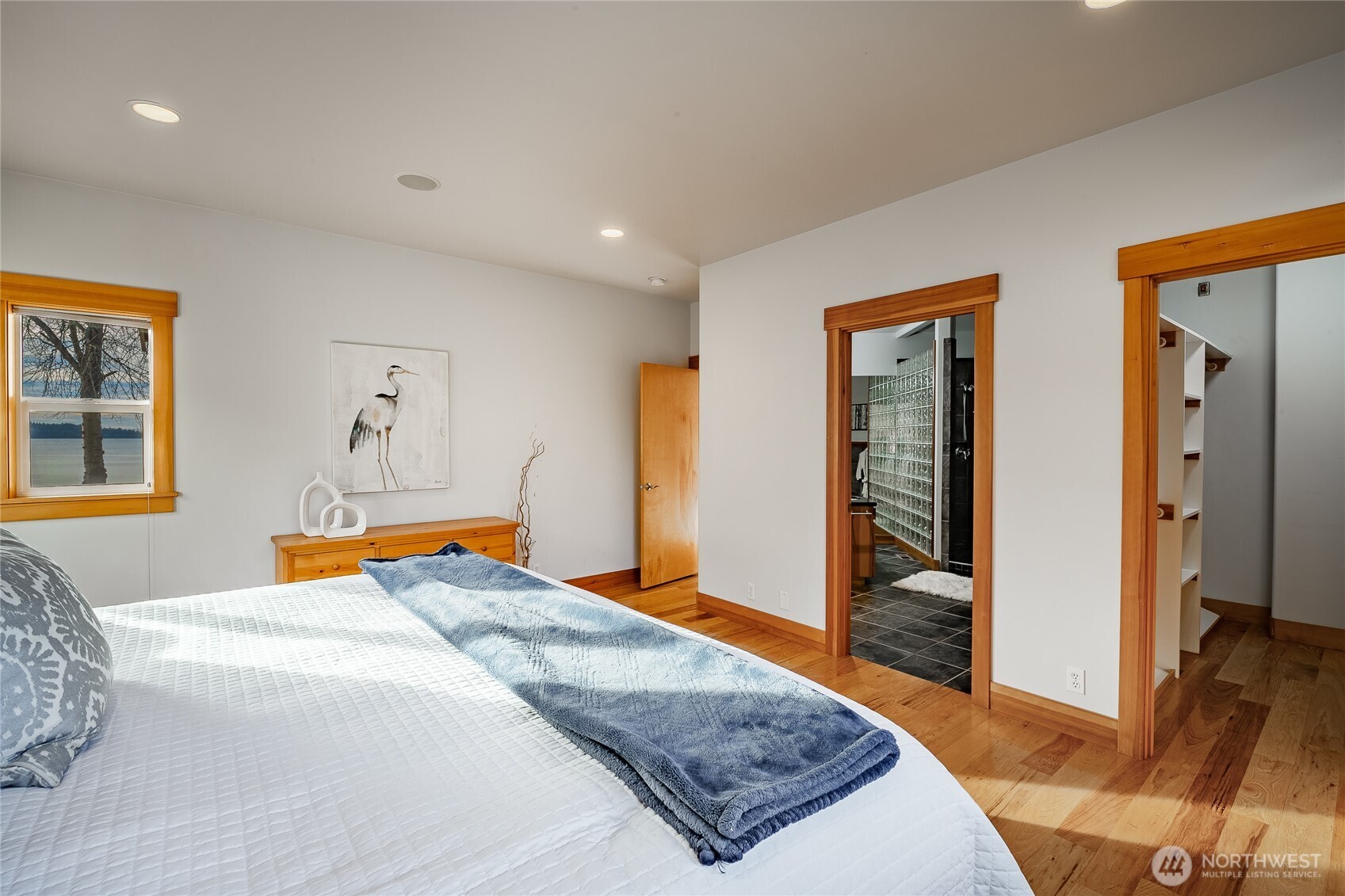 2176 Montfort Avenue