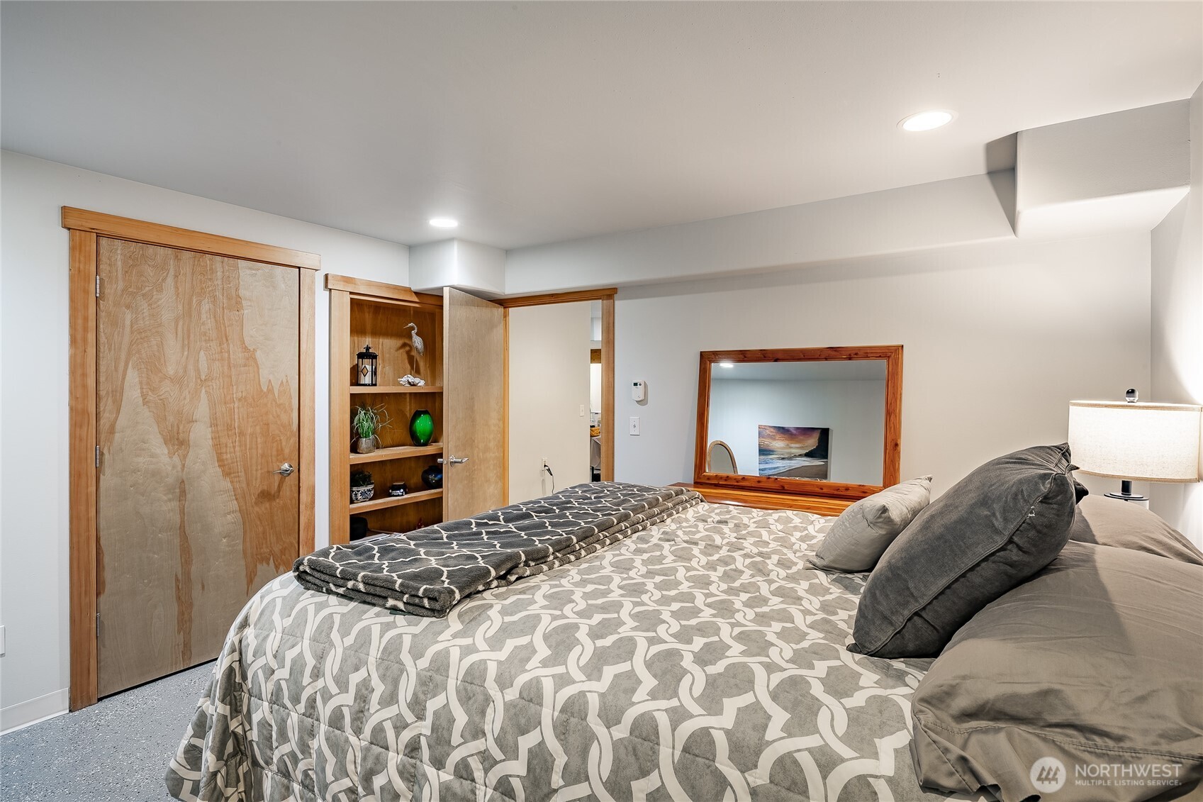 2176 Montfort Avenue