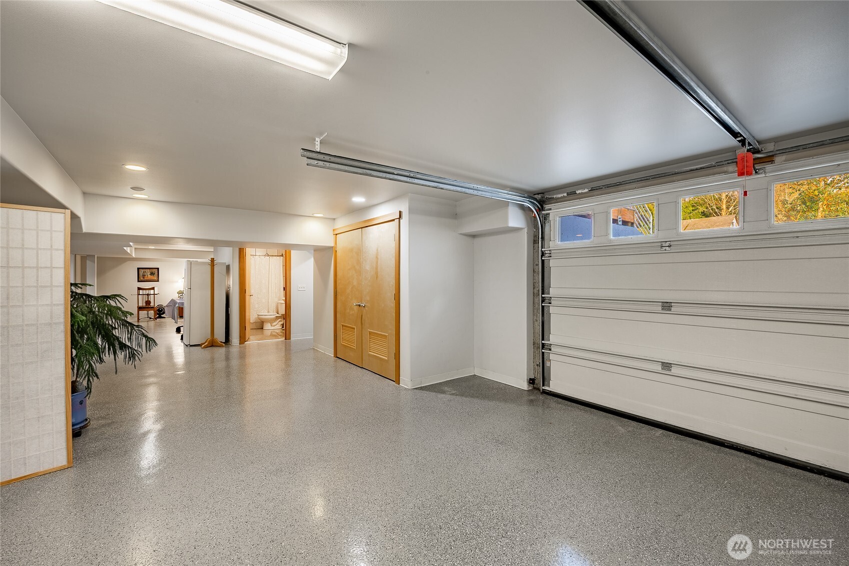 2176 Montfort Avenue