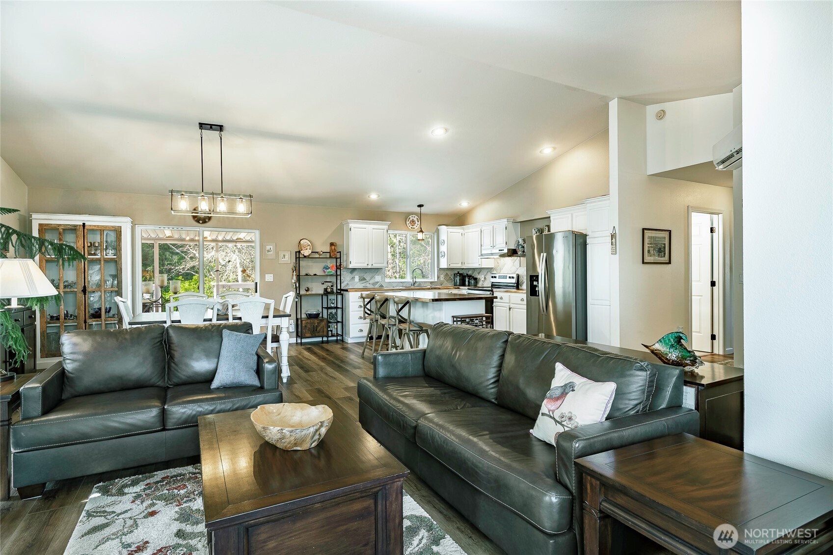 8209 Comox Road