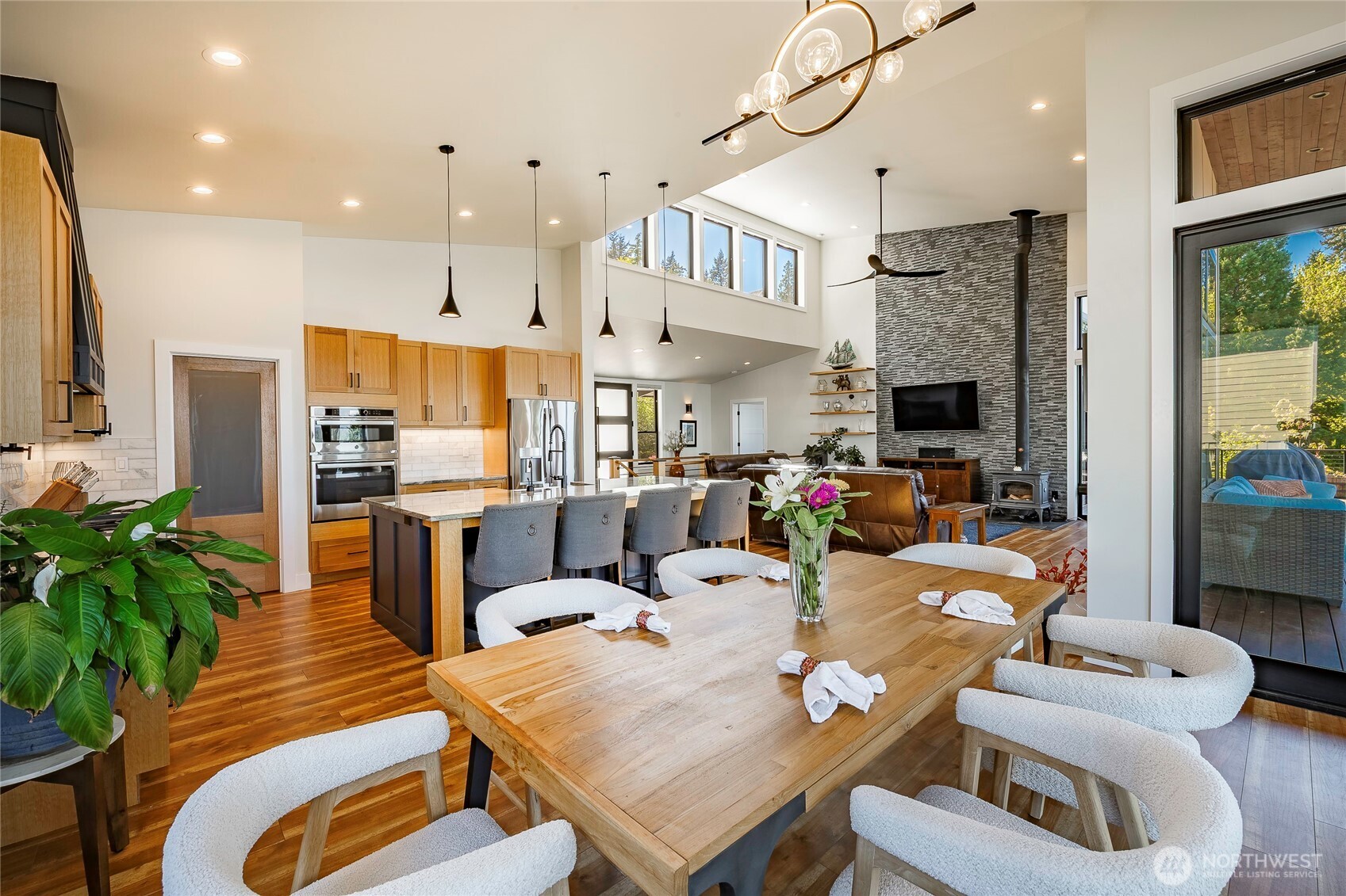 5442 Goldfinch Way
