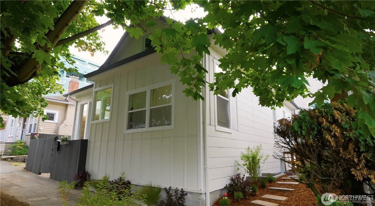 1305 NE 55th Street