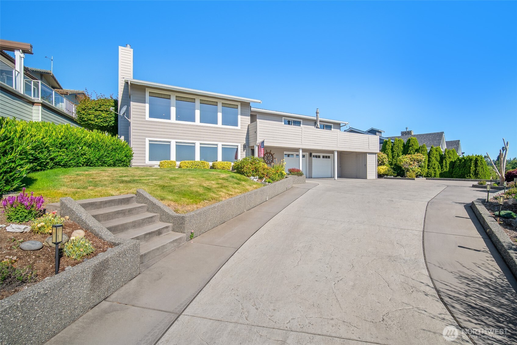 8037 Chinook Way