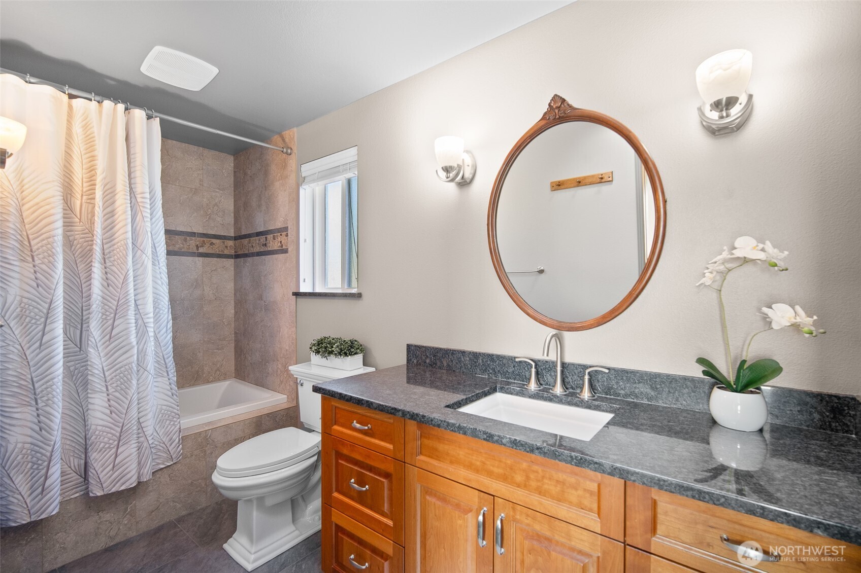 8037 Chinook Way