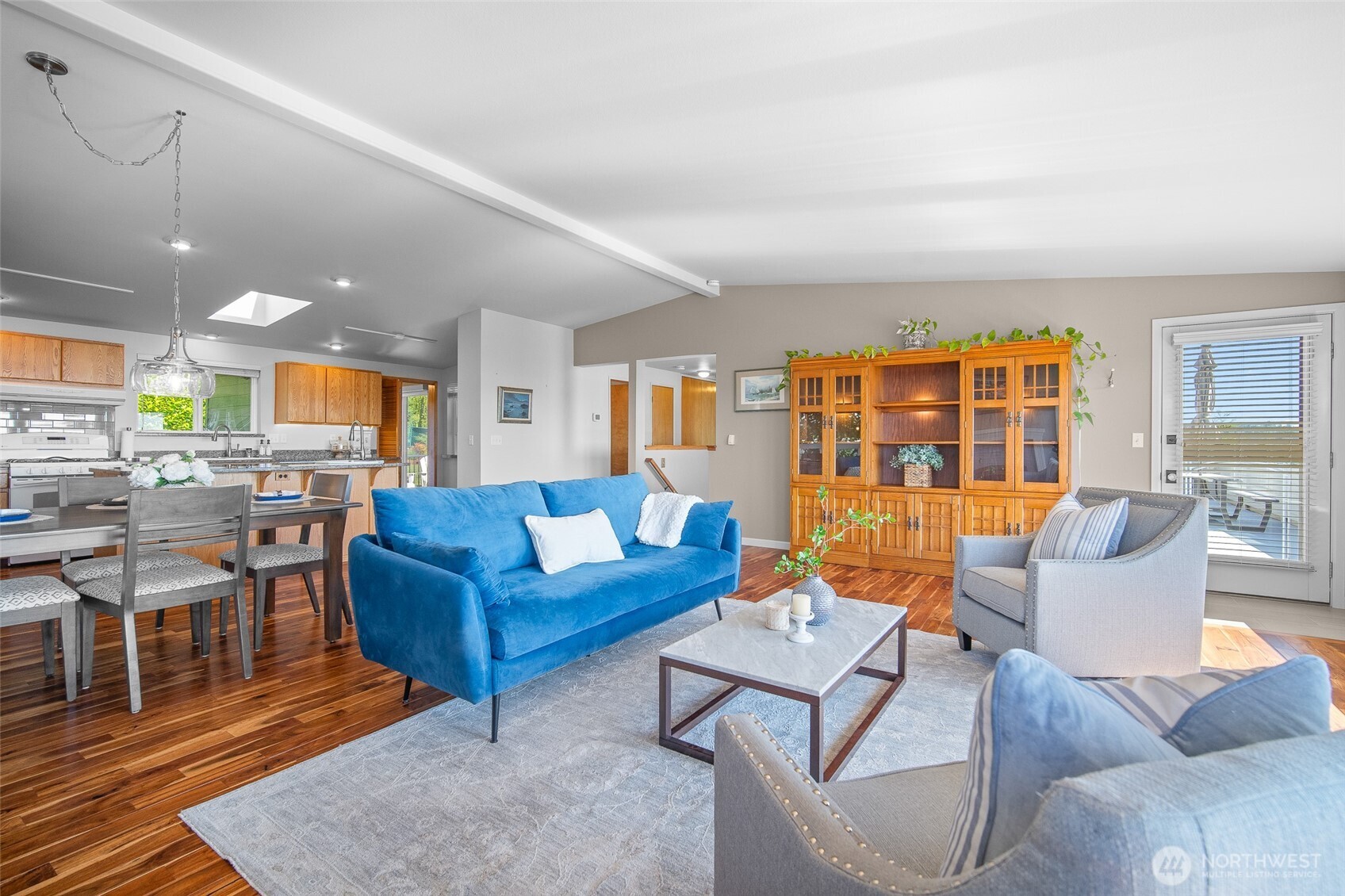 8037 Chinook Way