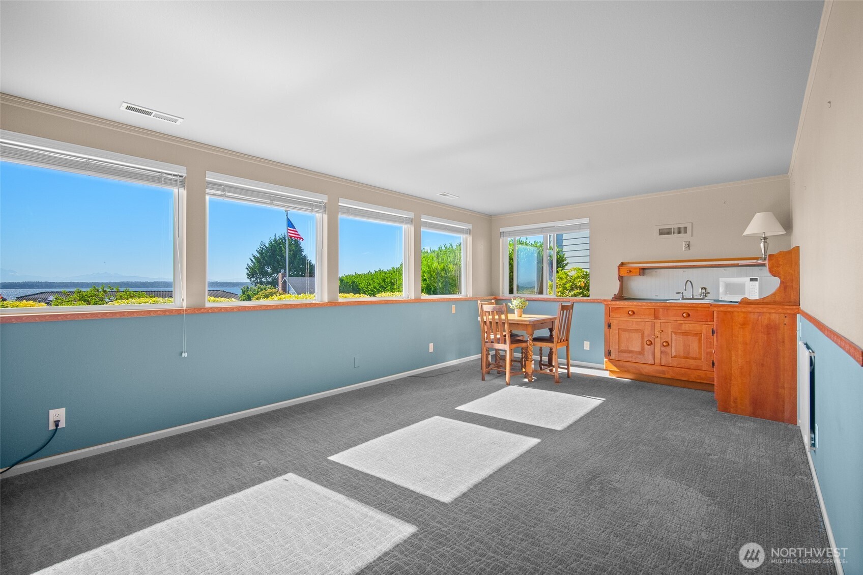 8037 Chinook Way