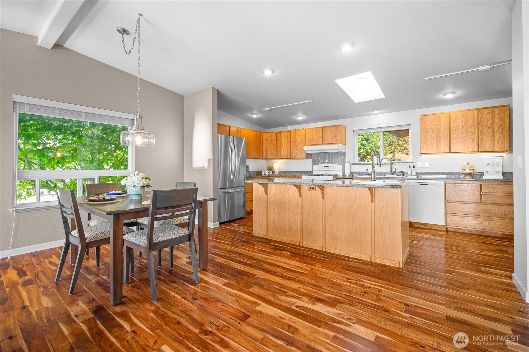 8037 Chinook Way