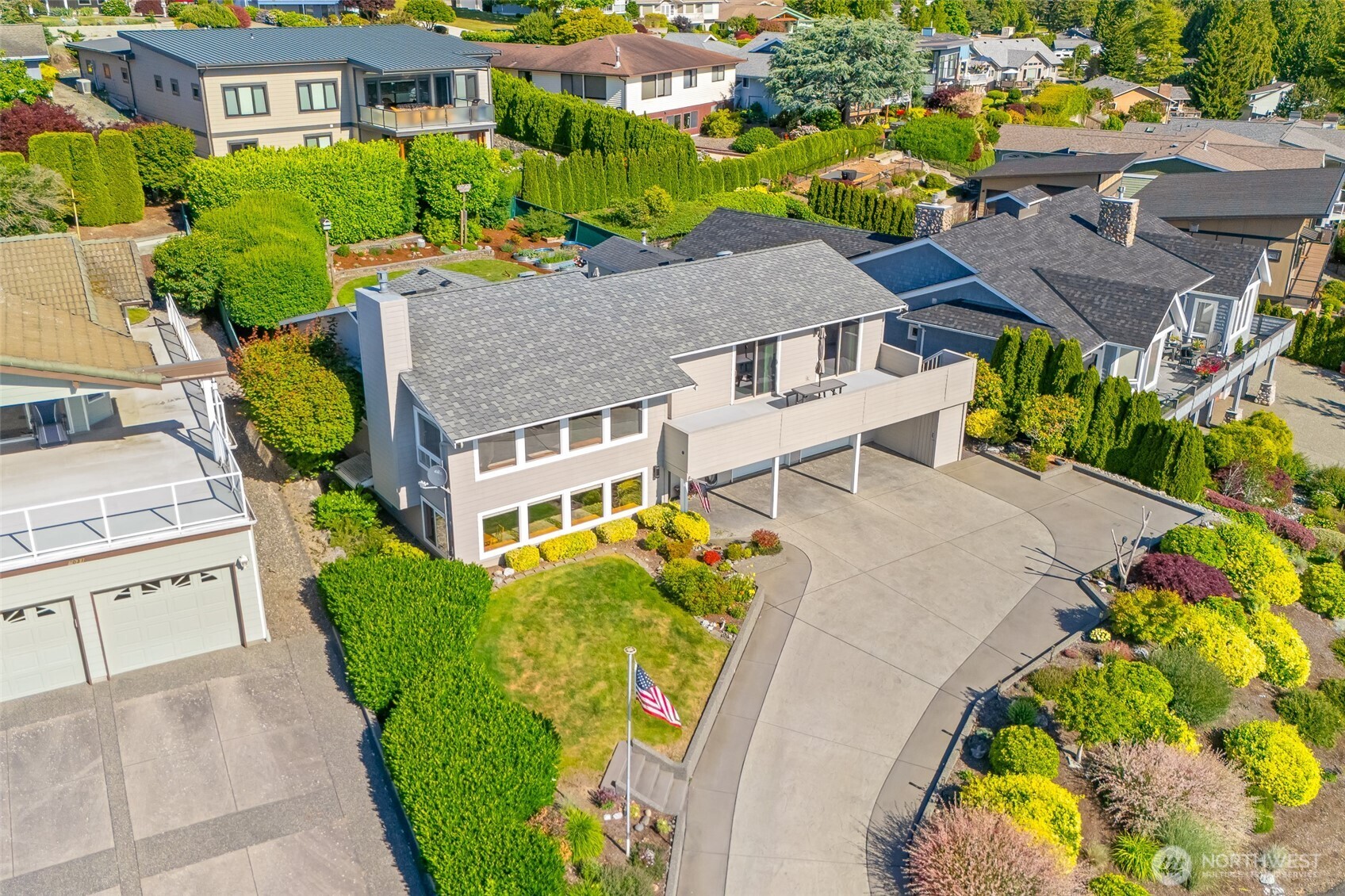 8037 Chinook Way