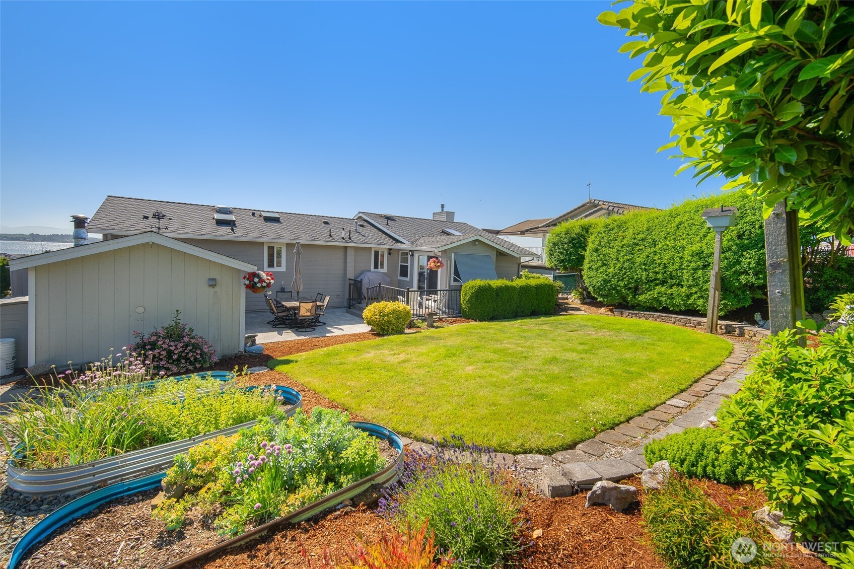 8037 Chinook Way