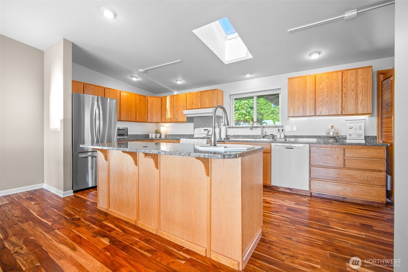 8037 Chinook Way