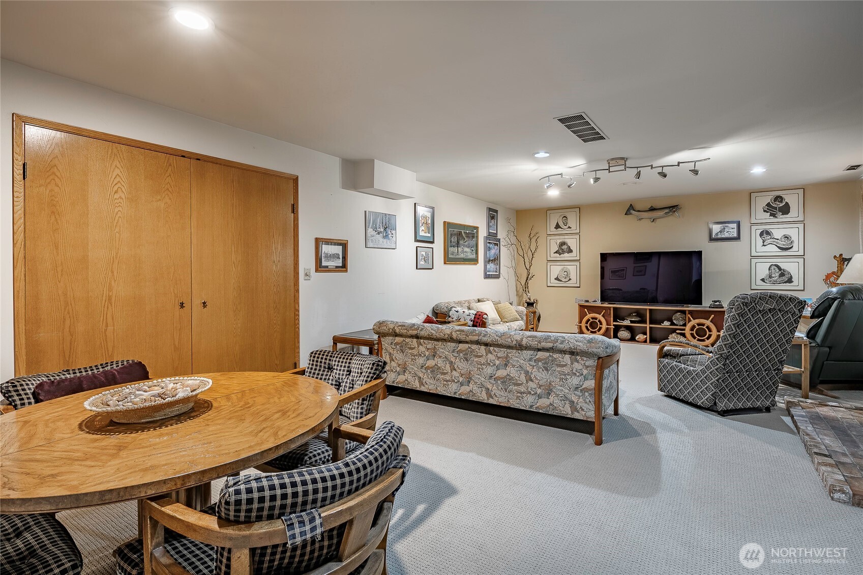 5575 Coquitlam Drive