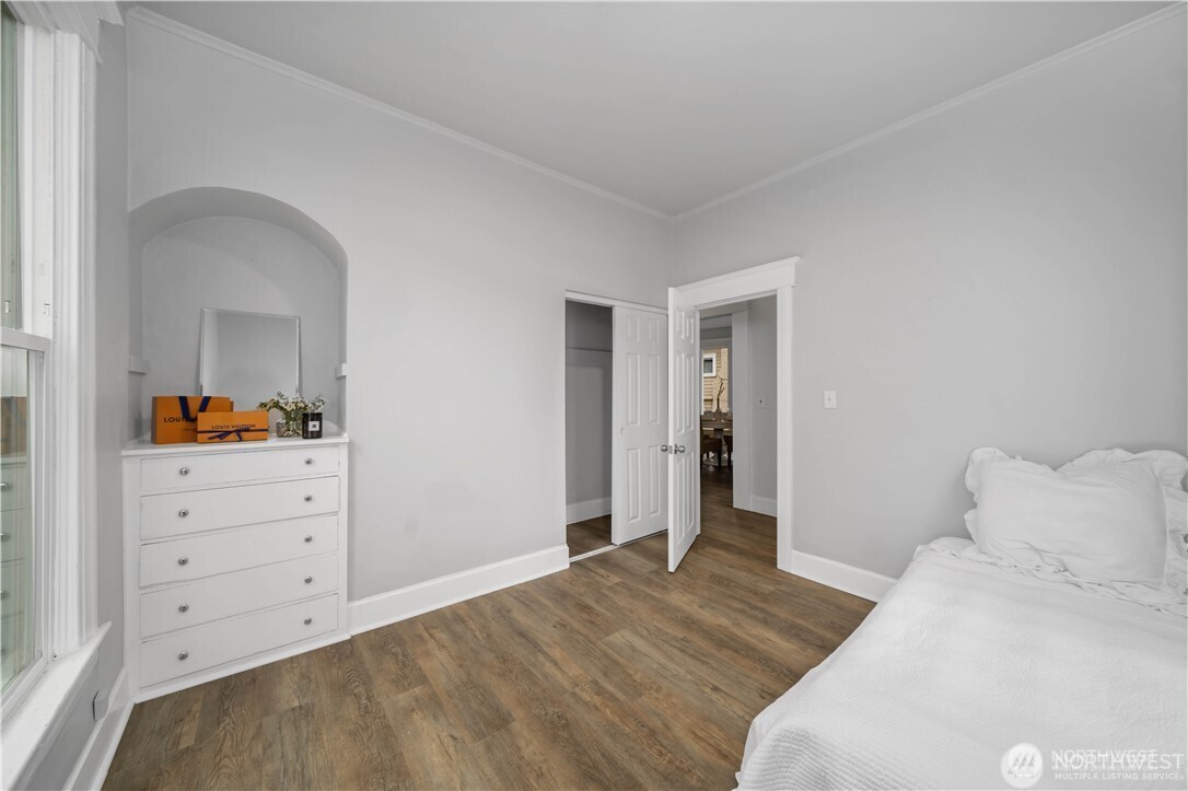 1305 NE 55th Street