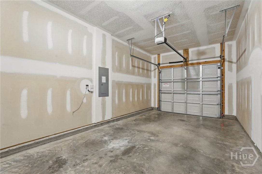 600 Trellis Square