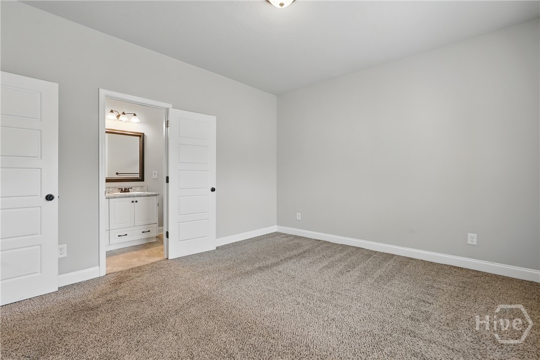 600 Trellis Square