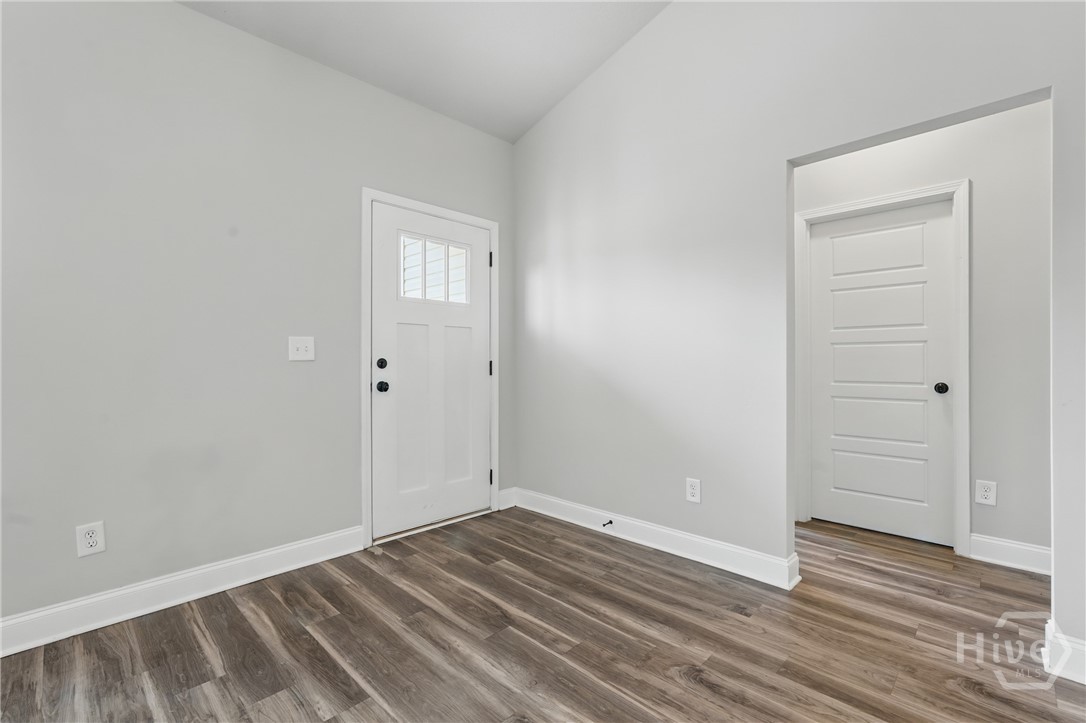 600 Trellis Square