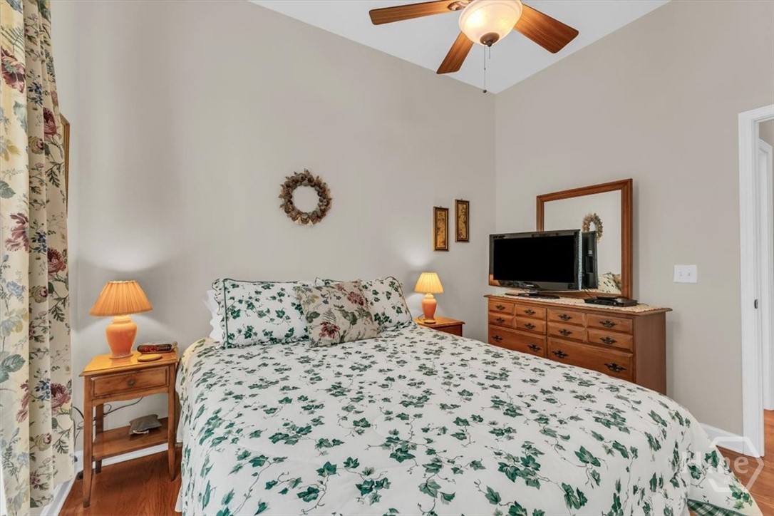 1039 Shell Point Cove Road NE