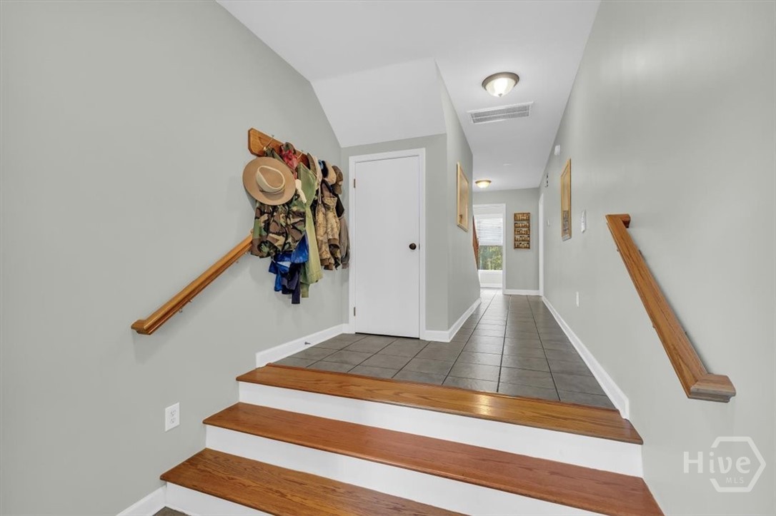 1039 Shell Point Cove Road NE