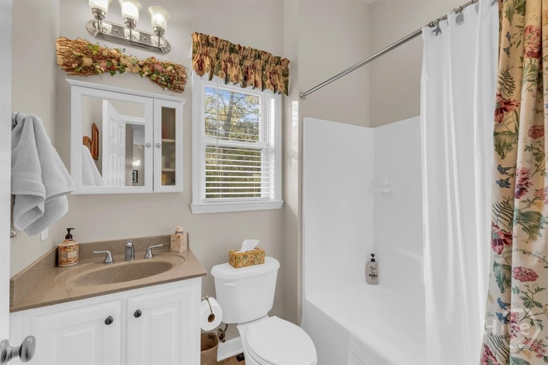 1039 Shell Point Cove Road NE