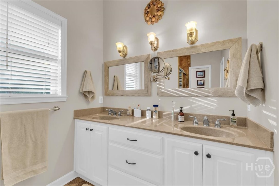 1039 Shell Point Cove Road NE