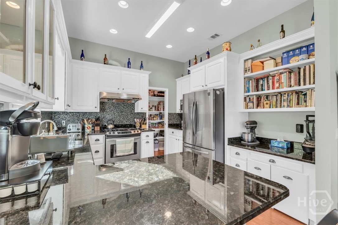 1039 Shell Point Cove Road NE