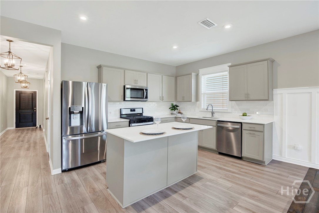 815 Longleaf Drive