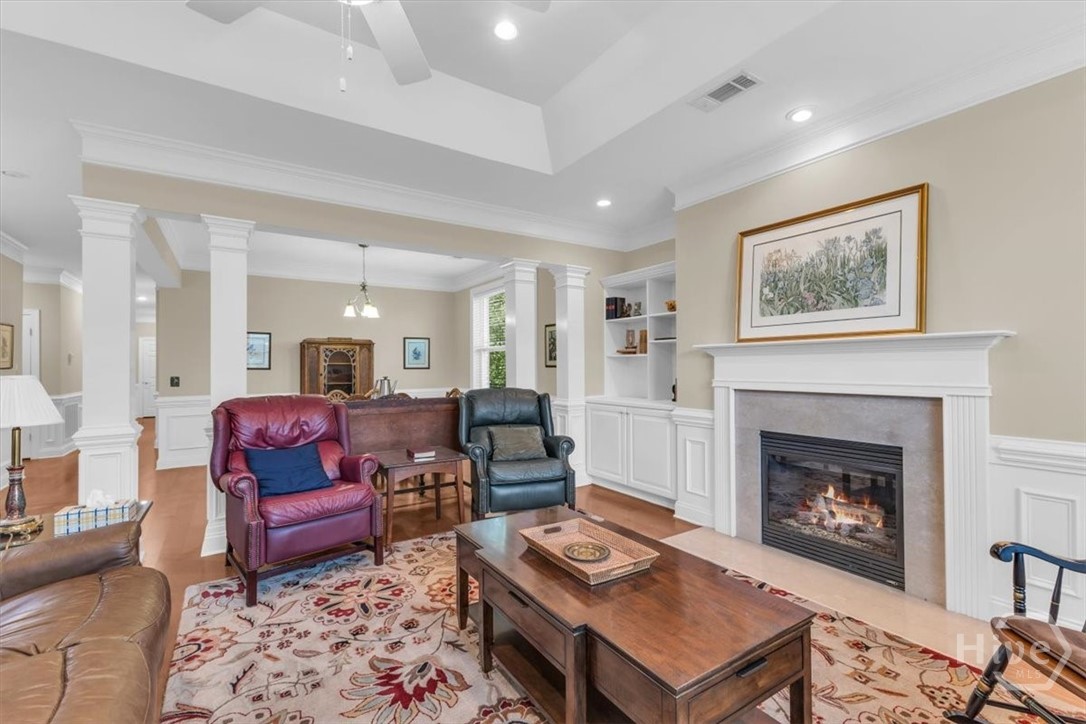1003 River Oaks Drive